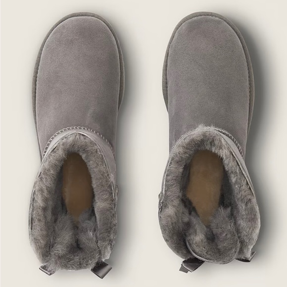 *TODAY ONLY* NIB Ugg Mini Bailey Bow Boots - Picture 4 of 4